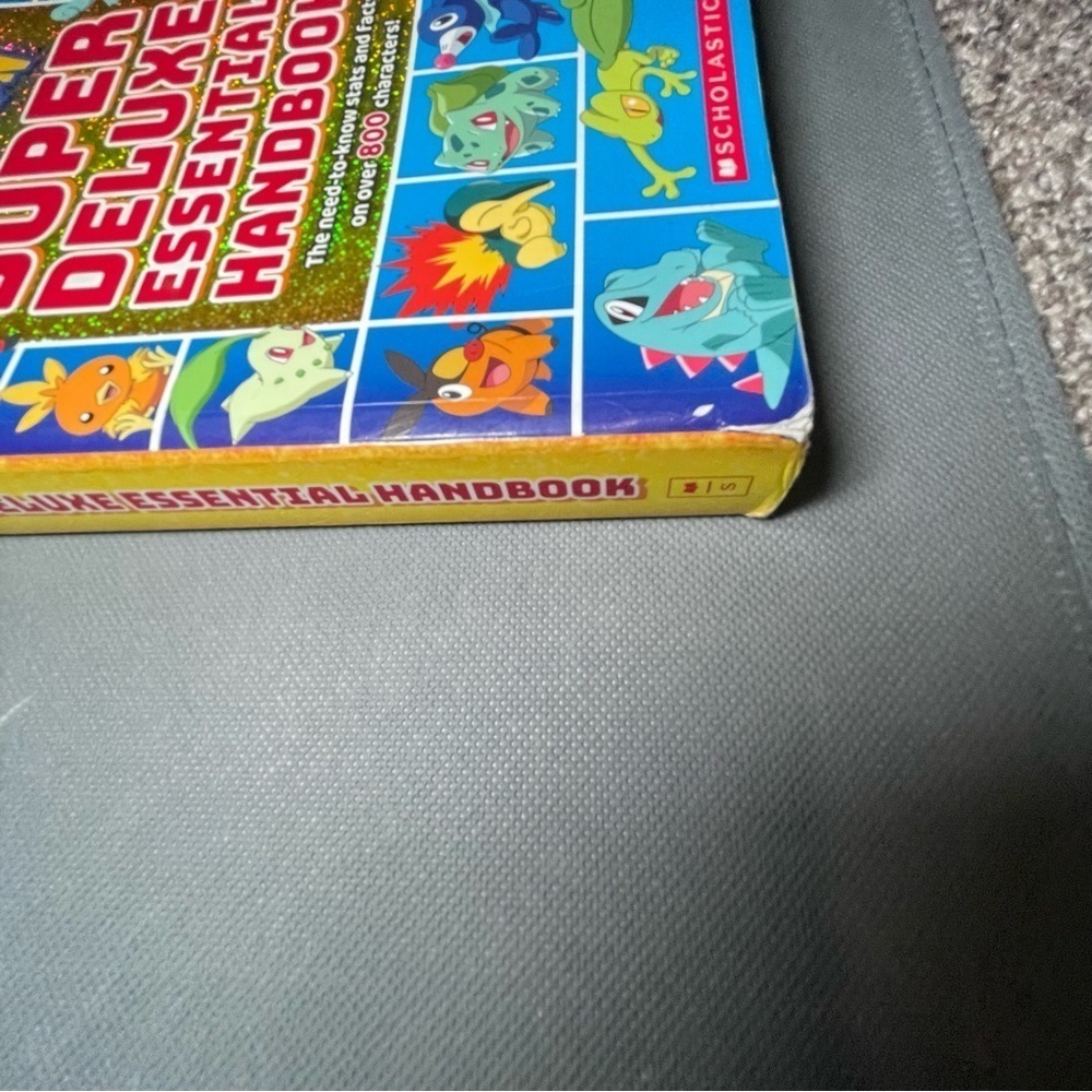 Pokémon Super Deluxe Essential Handbook – Over 800 Characters – Scholastic Guide - Picture 5 of 10